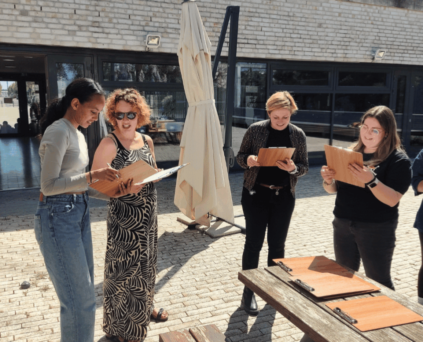 Teambuilding Grüner Hort Frankfurt_Team-Kennenlern-Challenge: Dazu gab es ein Teambuilding-Bingo Spiel, bei dem sich die Mitarbeiter noch etwas persönlich kennenlernen konnten